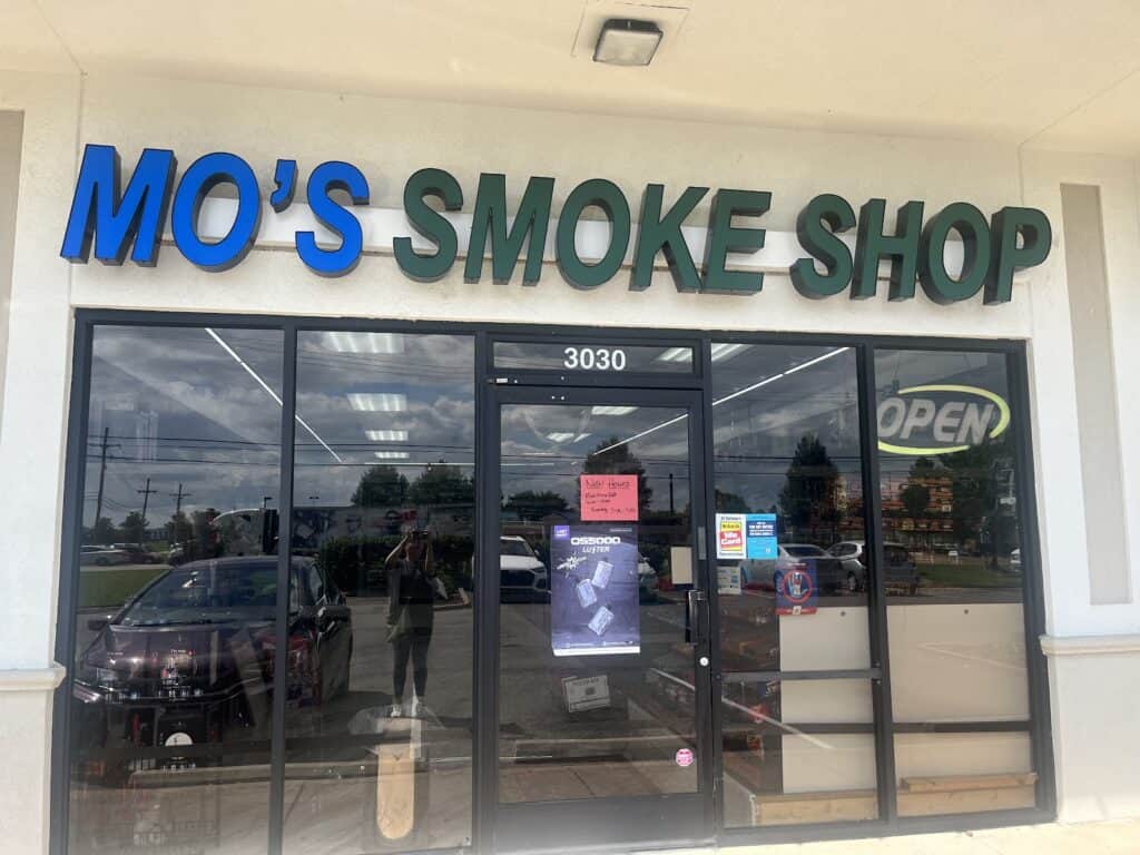 Mo's Smoke Shop store preview image